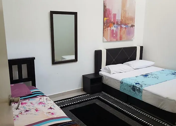 Jauzara Homestay Berkolam Renang