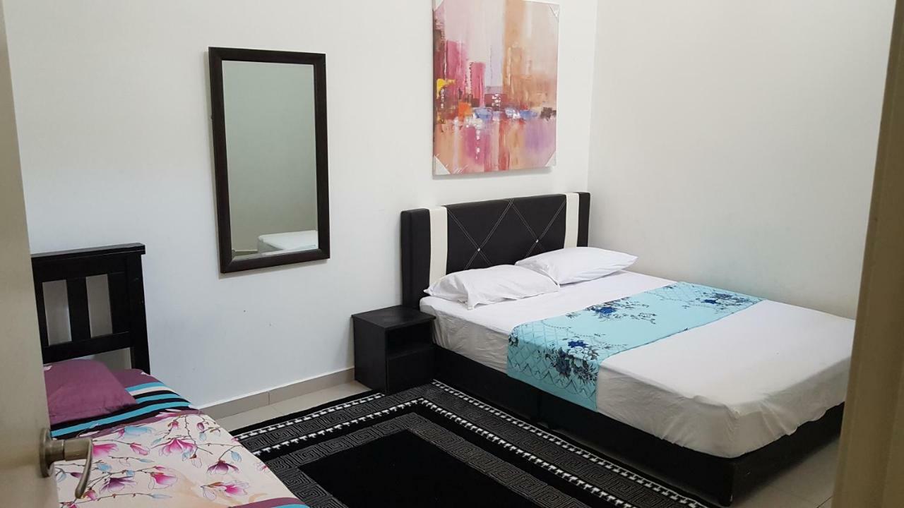 Holiday home Jauzara Berkolam Renang Port Dickson